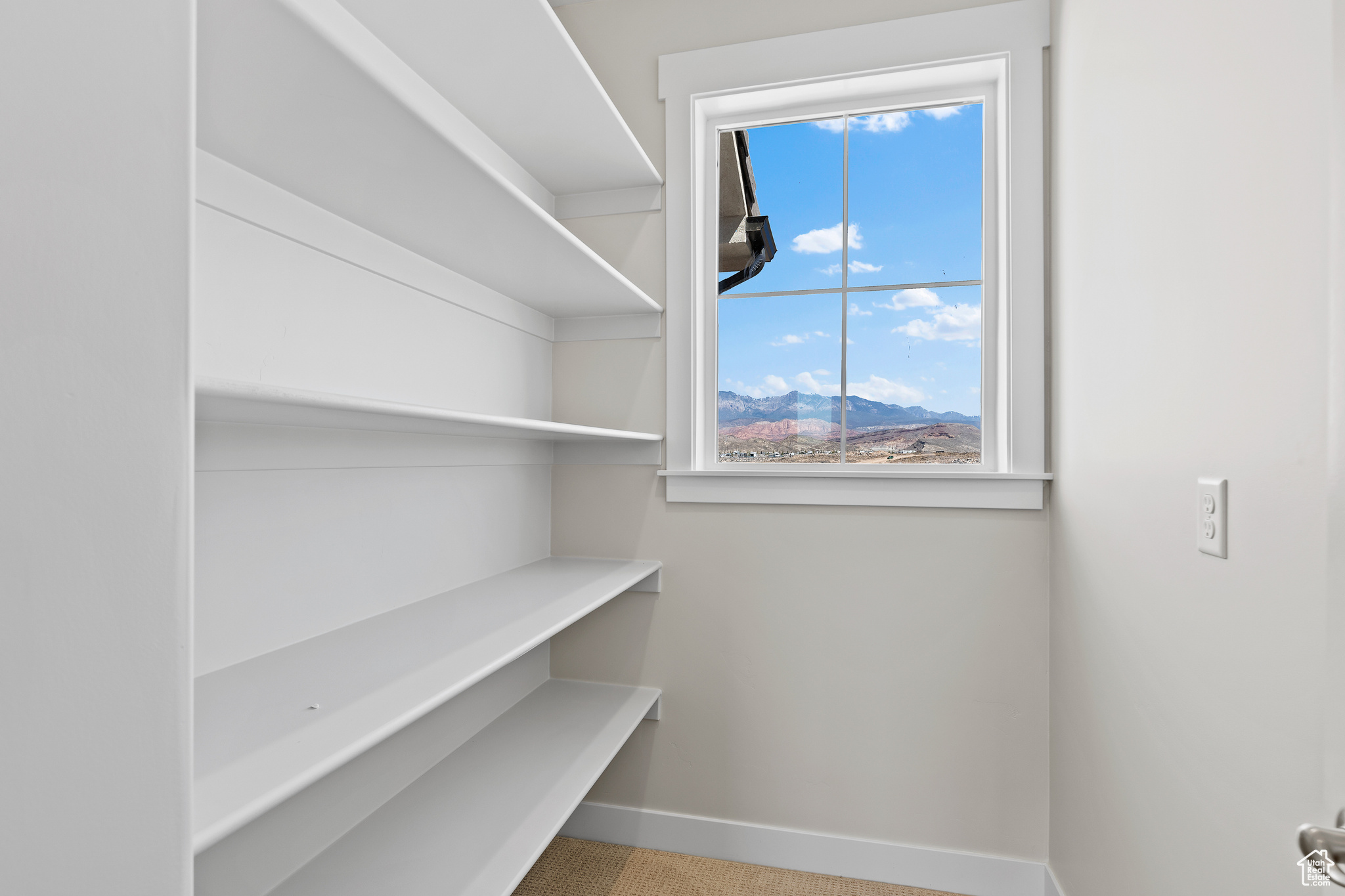 RED SLATE ESTATES - Residential