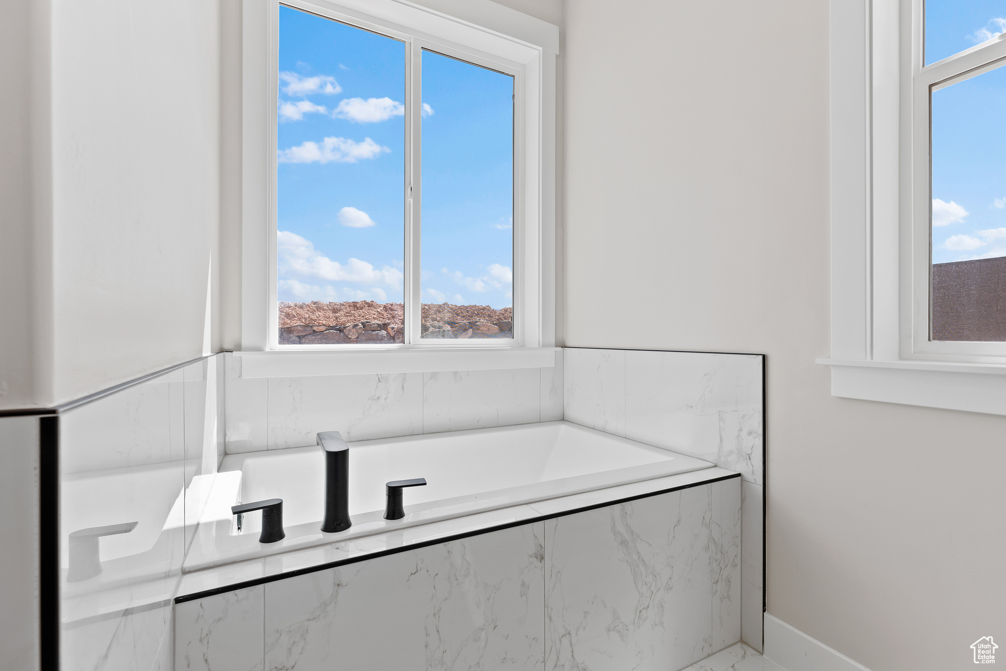 RED SLATE ESTATES - Residential