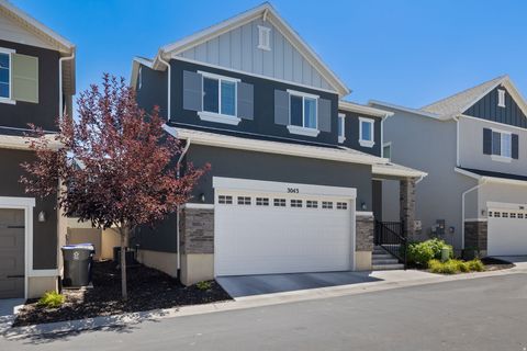 Photo of 3043 S WILLOW DR, Saratoga Springs, UT 84045 (MLS # 2136215)