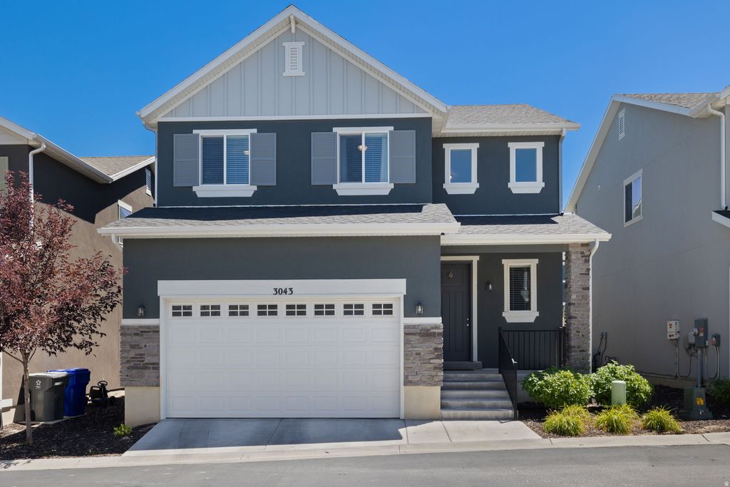 Photo of 3043 S WILLOW CREEK DR, Saratoga Springs, UT 84045 (MLS # 2136215)