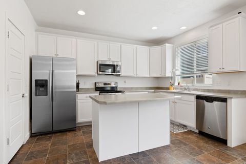 Tiny photo for 3043 S WILLOW CREEK DR, Saratoga Springs, UT 84045 (MLS # 2136215)