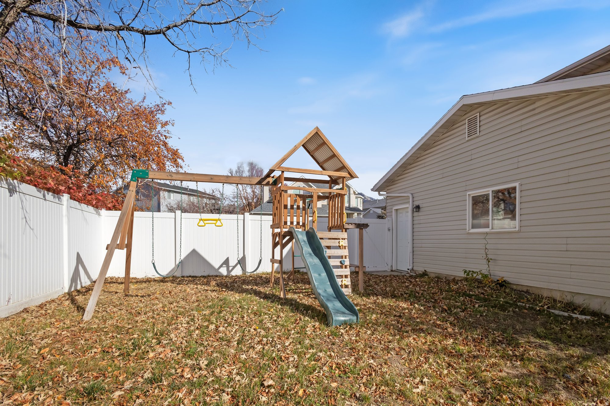 WHITE CITY - Residential