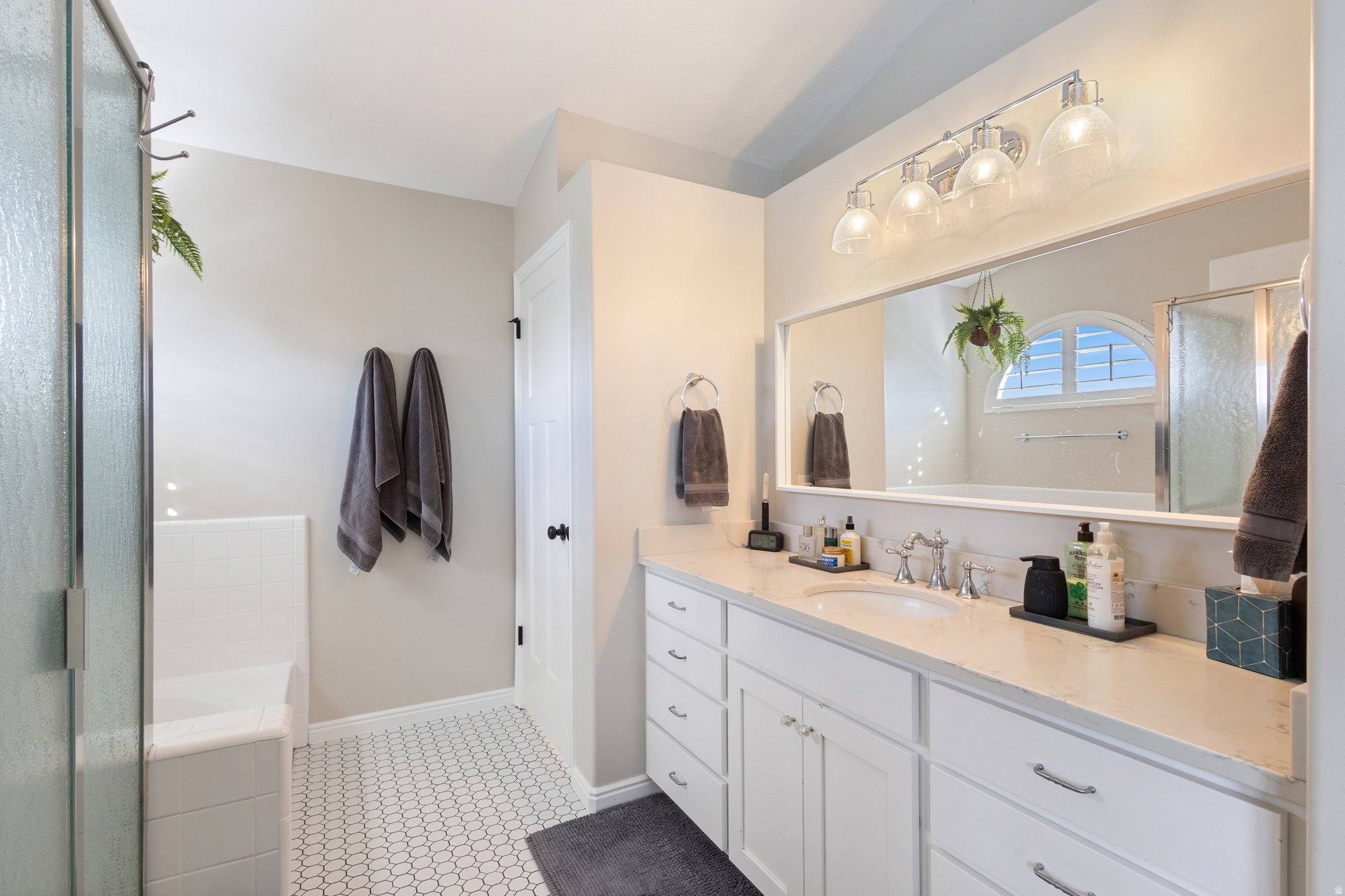 WHITE CITY - Residential