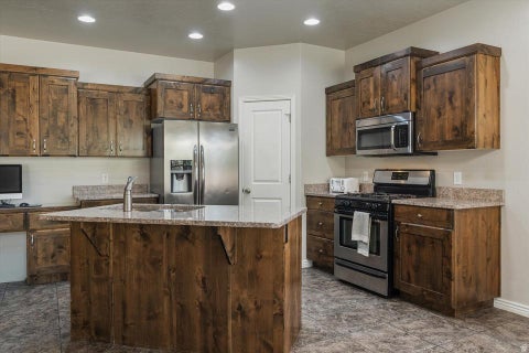 Tiny photo for 279 E MEMORY LN, Washington, UT 84780 (MLS # 2184698)