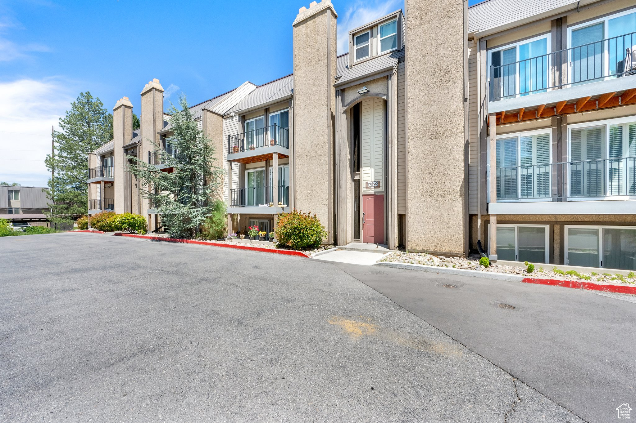 CREEKSIDE EAST - Residential