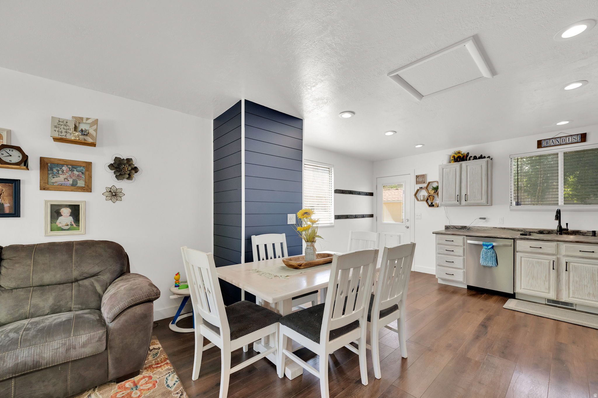 TWIN OAKS II - Residential Income