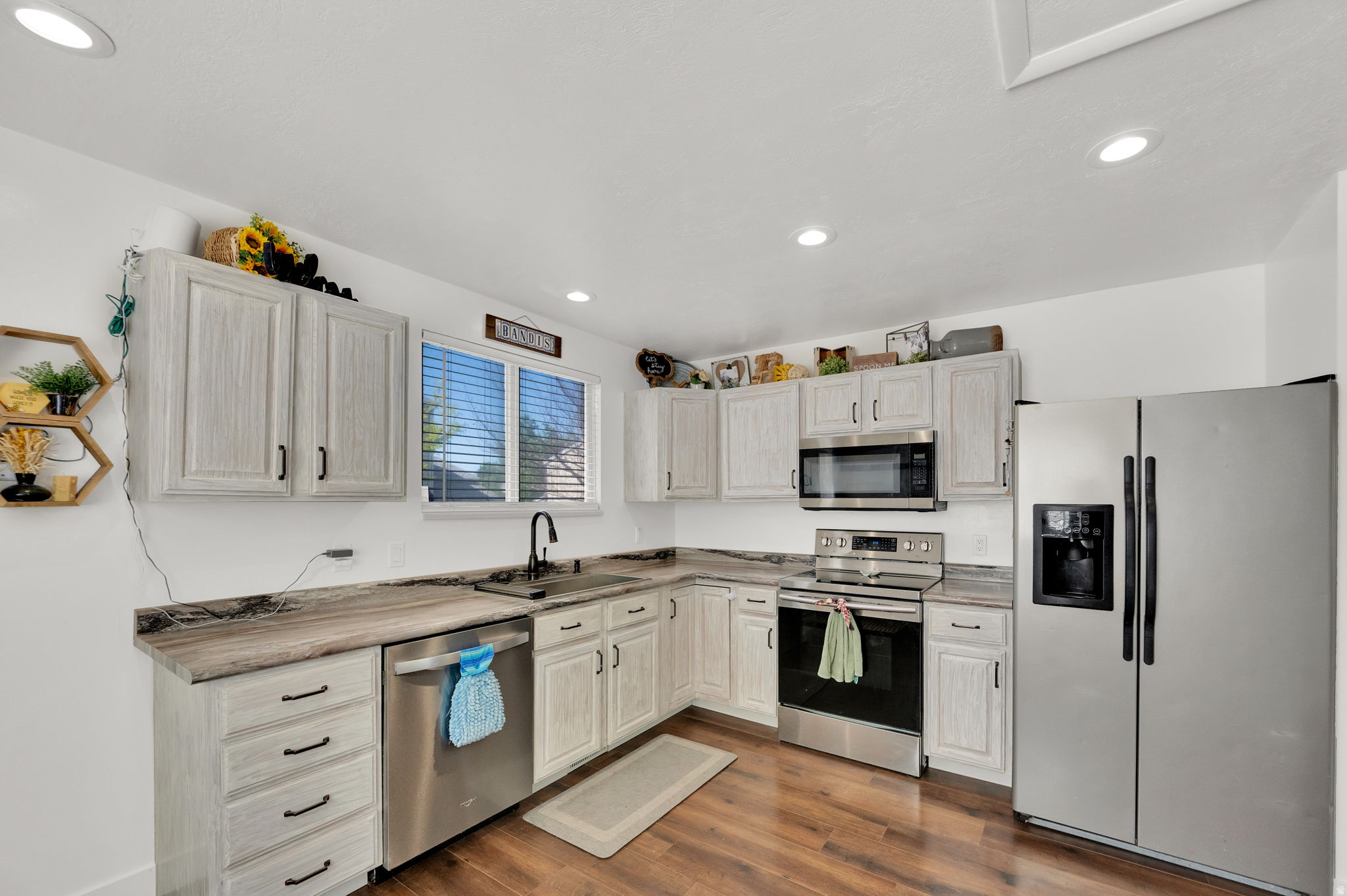 TWIN OAKS II - Residential Income
