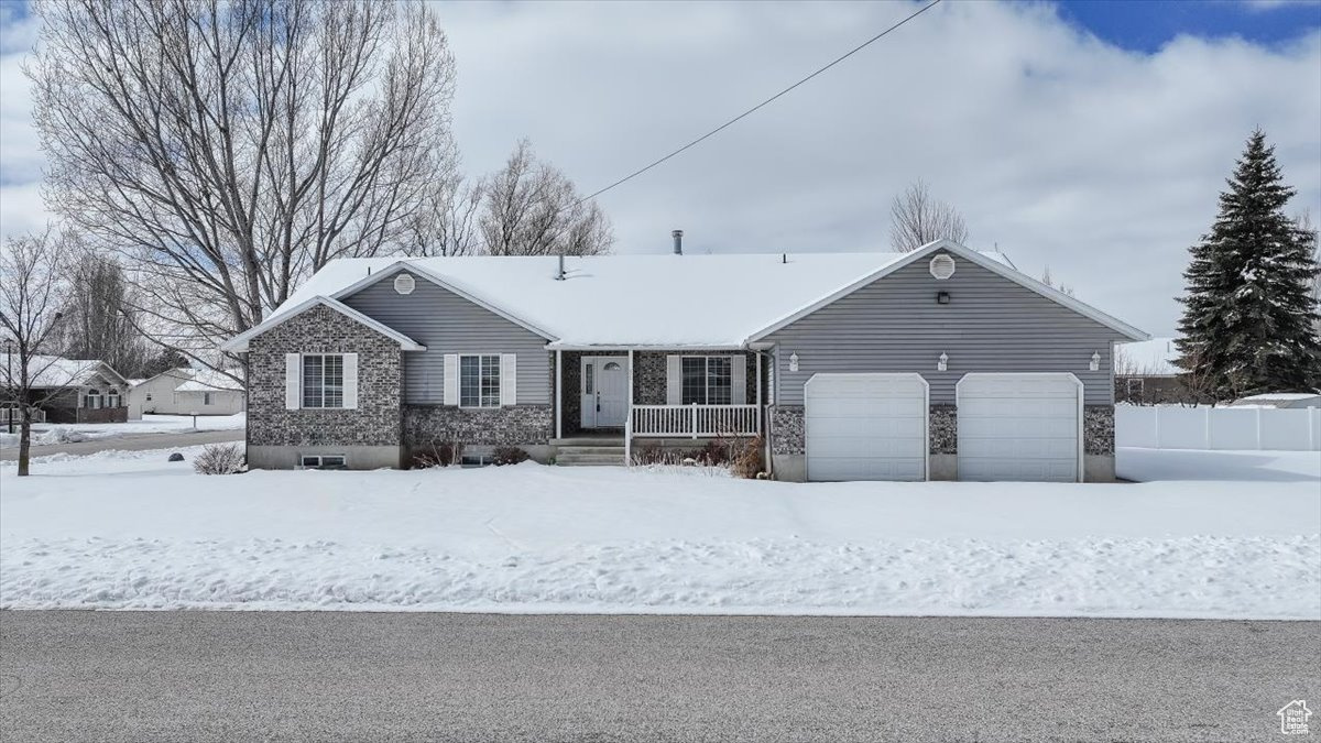 690 S 1st E, Preston, Idaho image 1