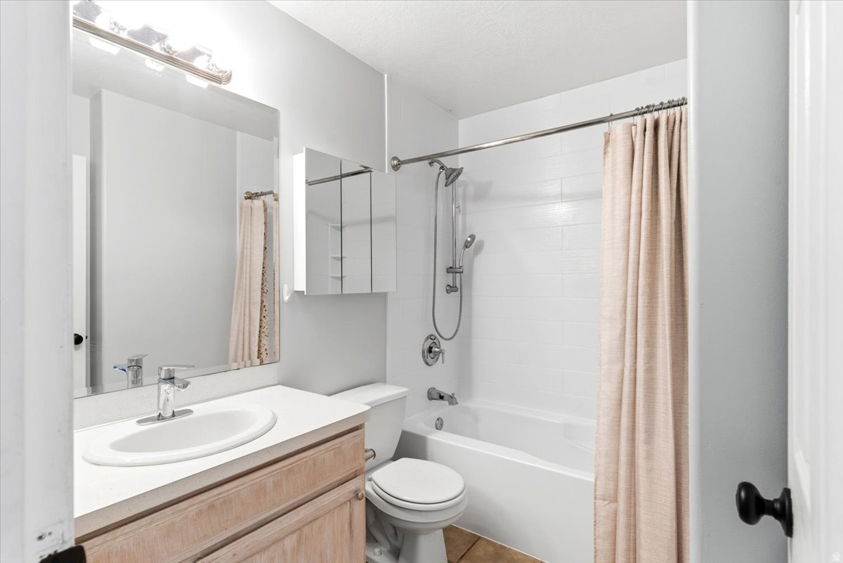WARREN ACRES - Residential