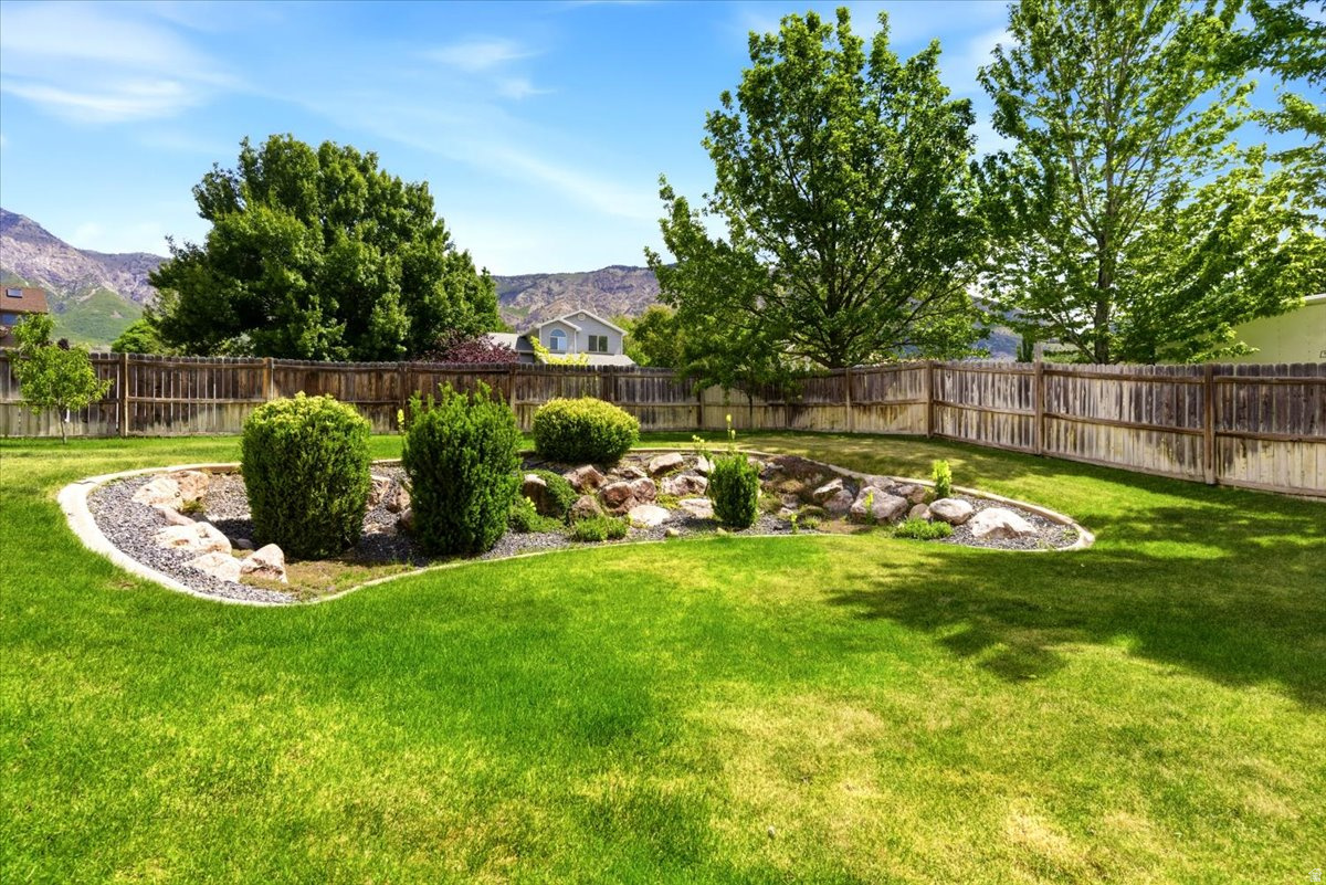 WARREN ACRES - Residential