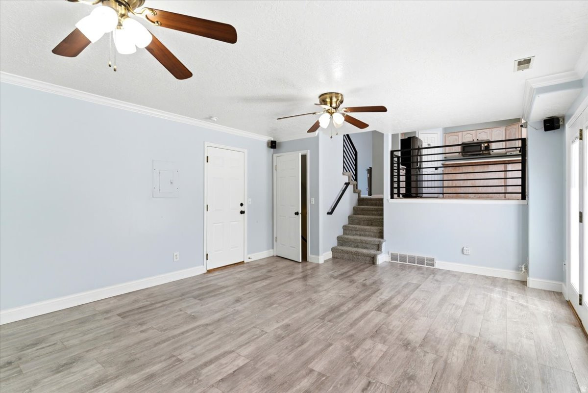 WARREN ACRES - Residential