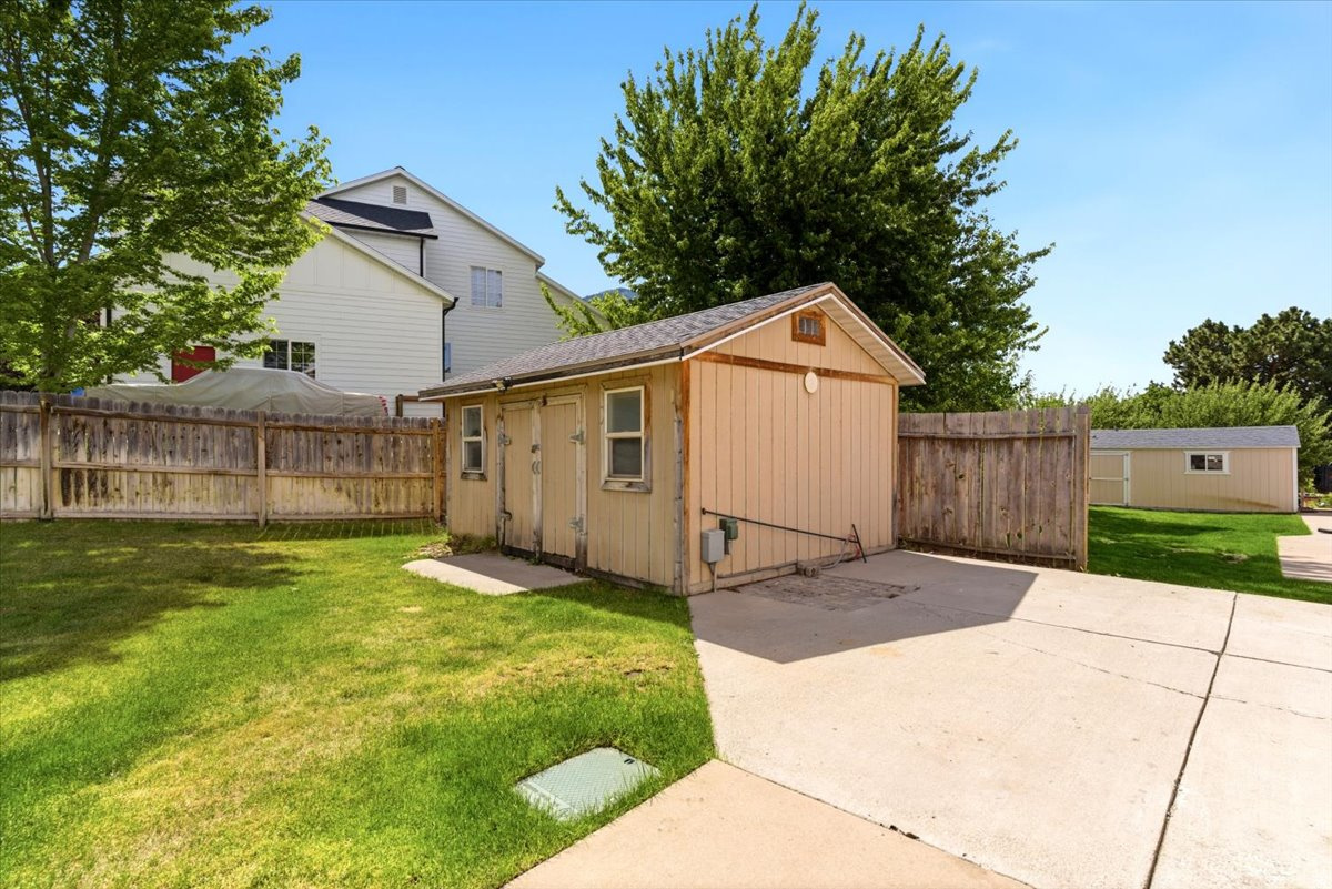 WARREN ACRES - Residential