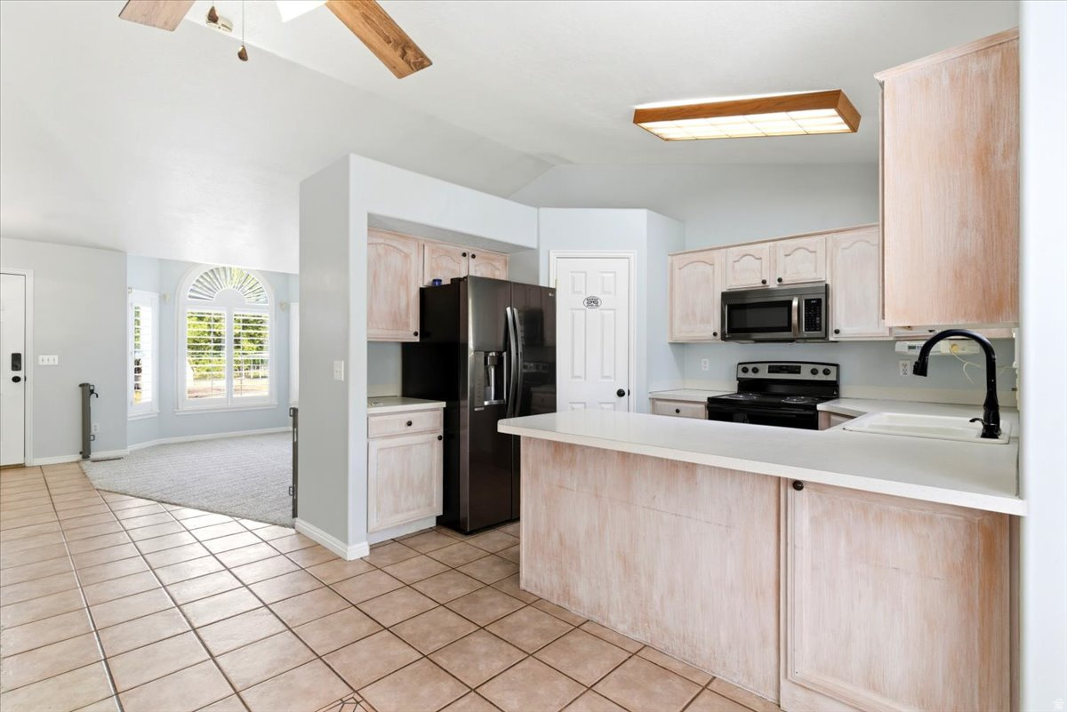 WARREN ACRES - Residential