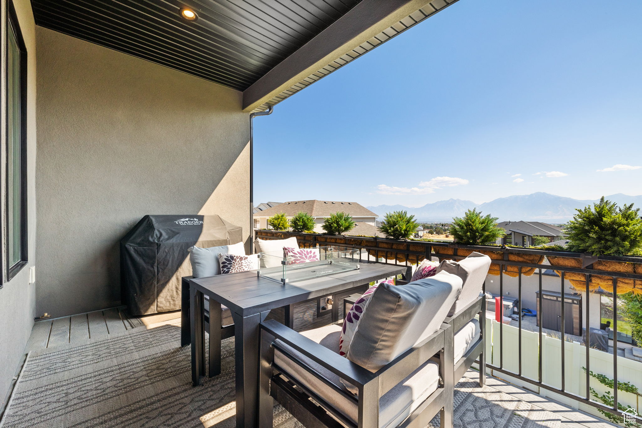 BROOK HEIGHTS - Residential