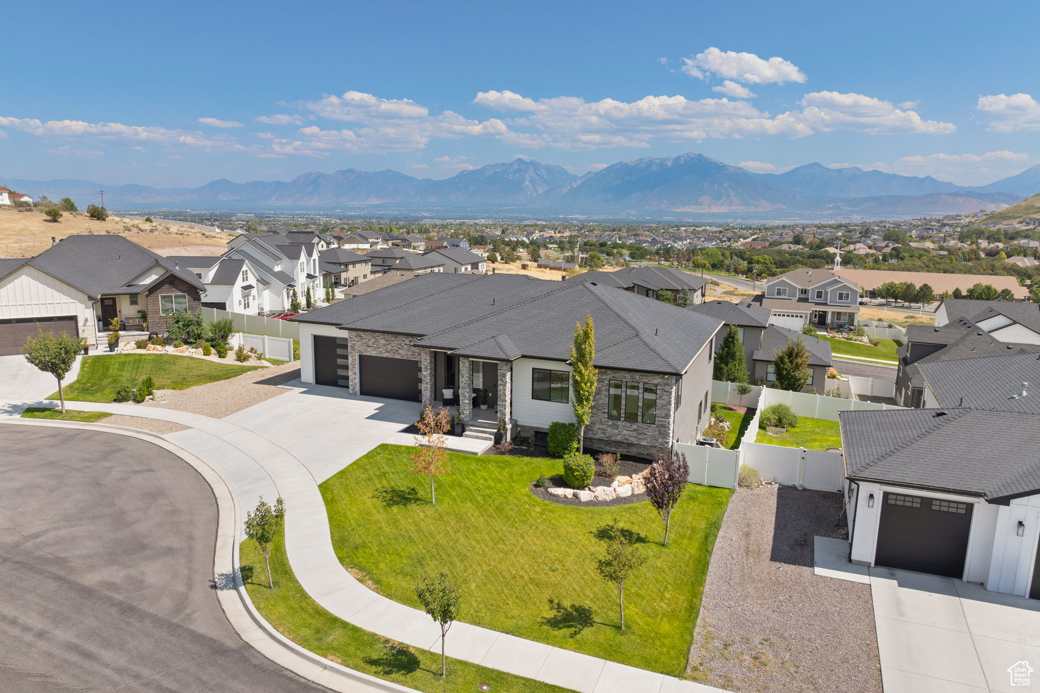 BROOK HEIGHTS - Residential