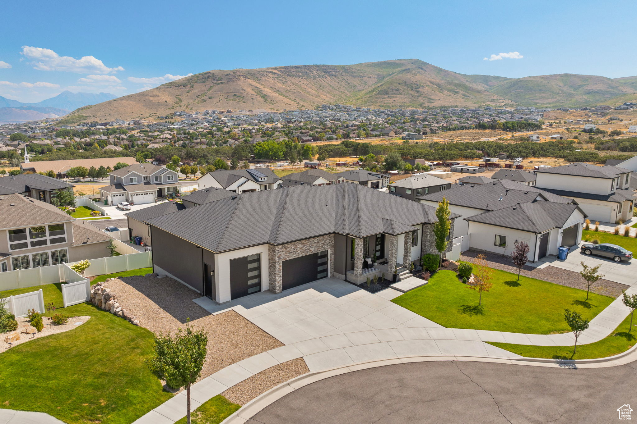 BROOK HEIGHTS - Residential