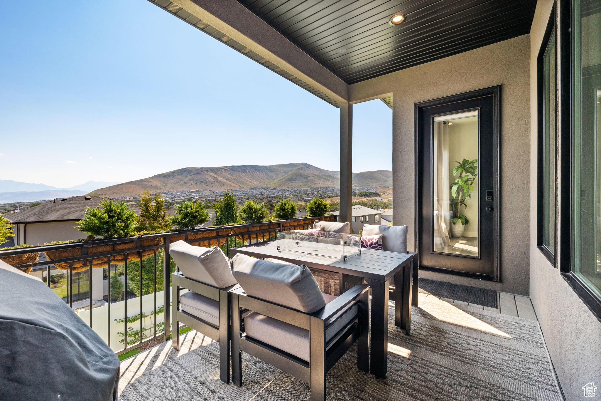 BROOK HEIGHTS - Residential