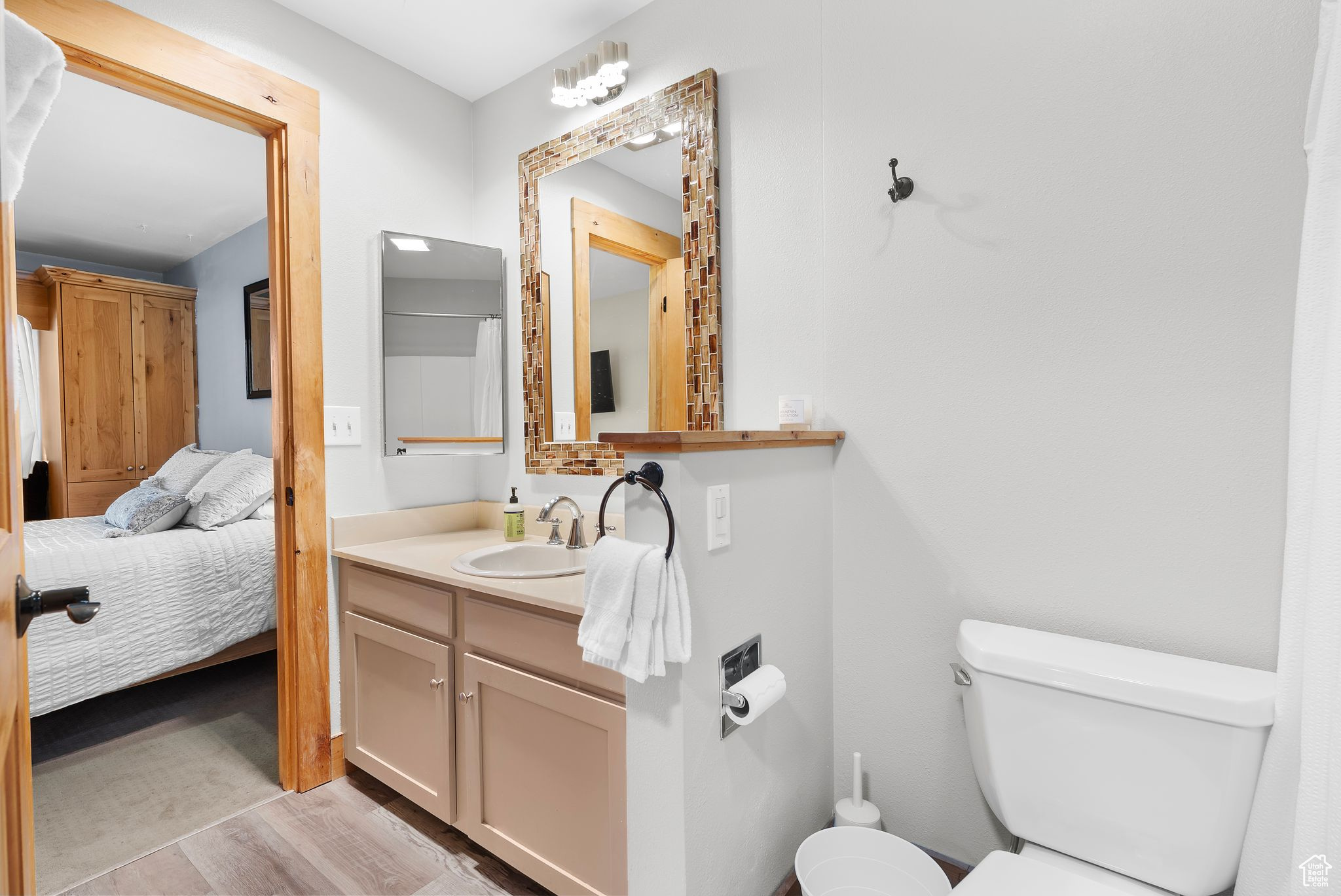 RED PINE CHALETS CON - Residential
