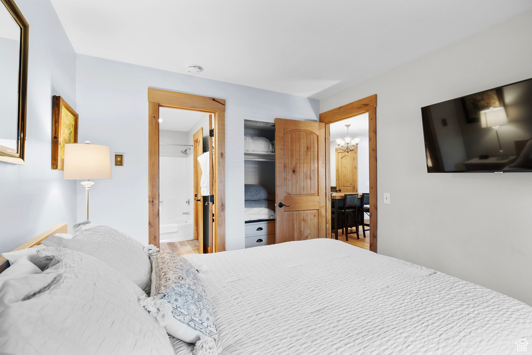 RED PINE CHALETS CON - Residential