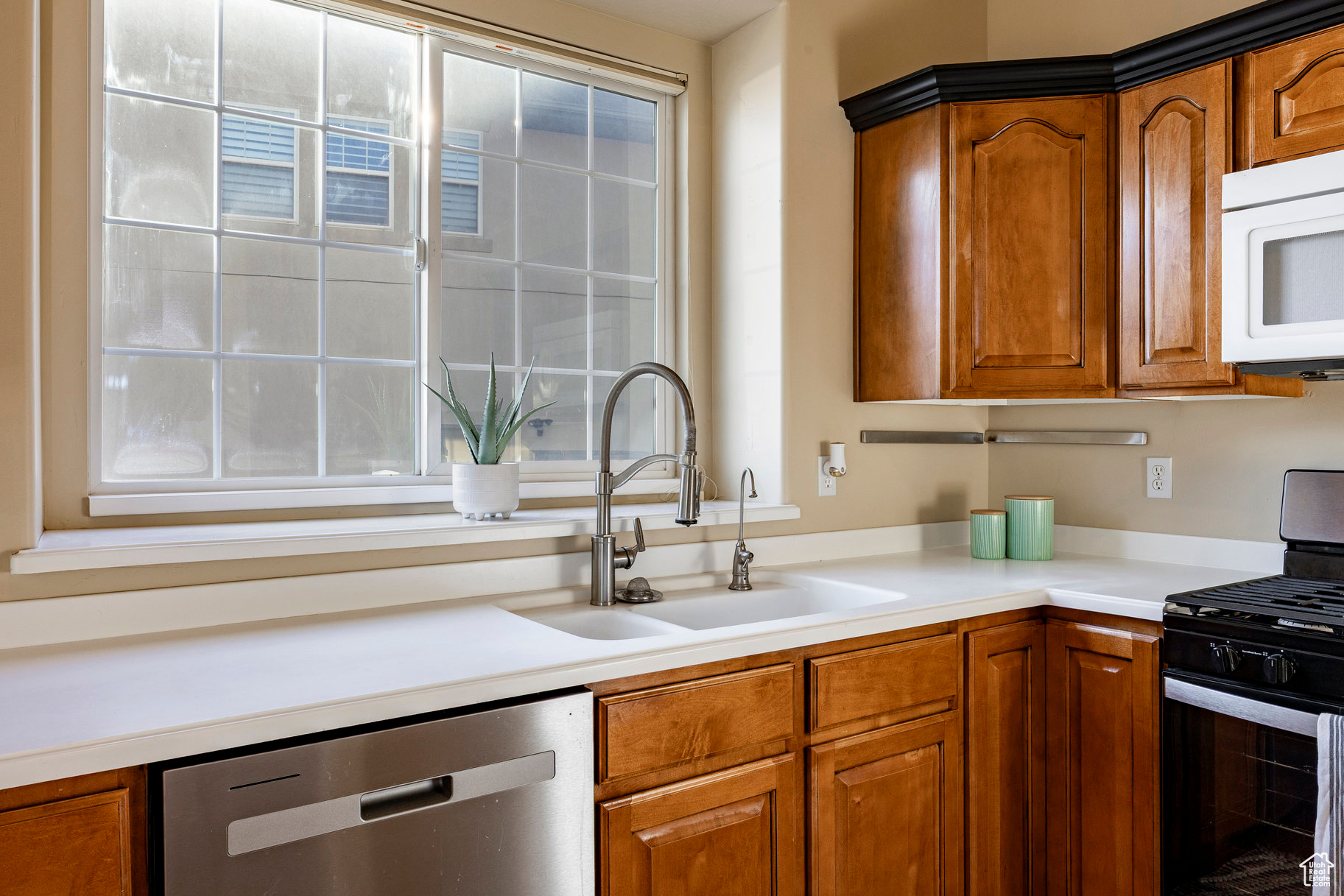 MOUNTAIN VIEW - Residential