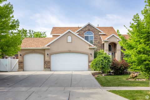 Tiny photo for 1971 W 1870 S, Woods Cross, UT 84087 (MLS # 2090385)