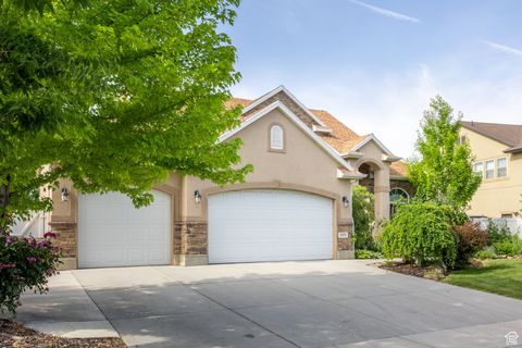 Tiny photo for 1971 W 1870 S, Woods Cross, UT 84087 (MLS # 2090385)