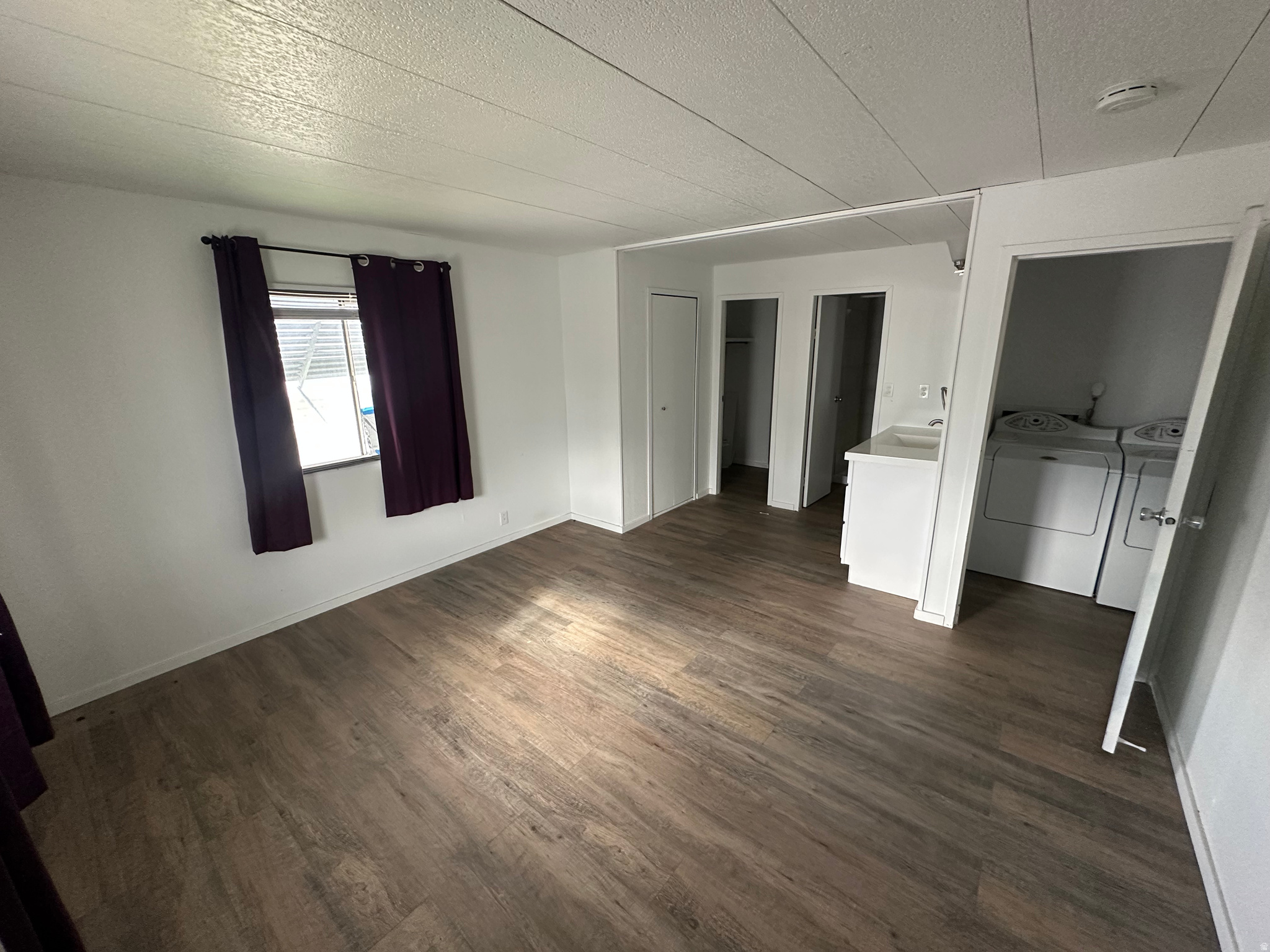 CAMELOT PARK - Residential