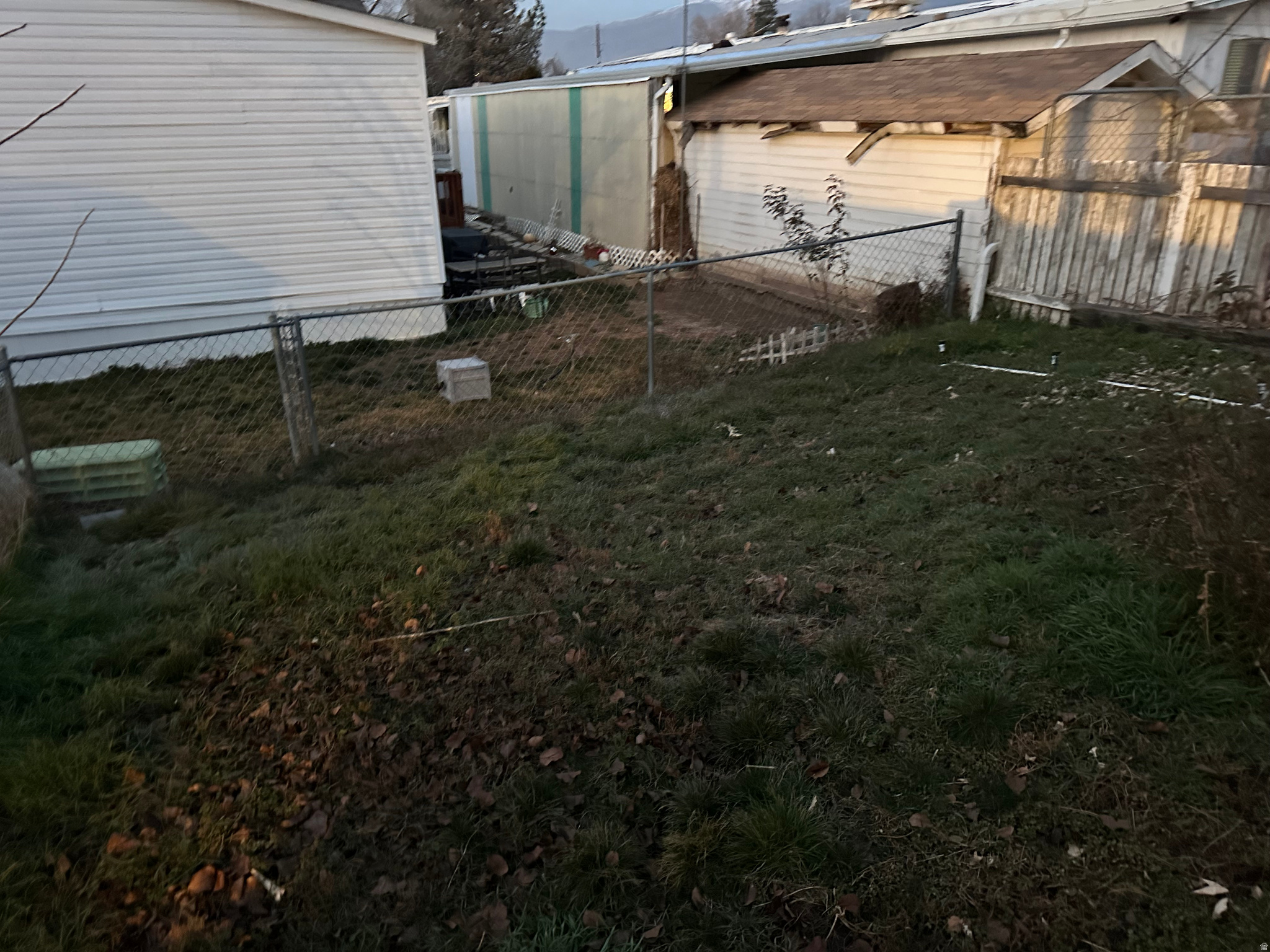 CAMELOT PARK - Residential