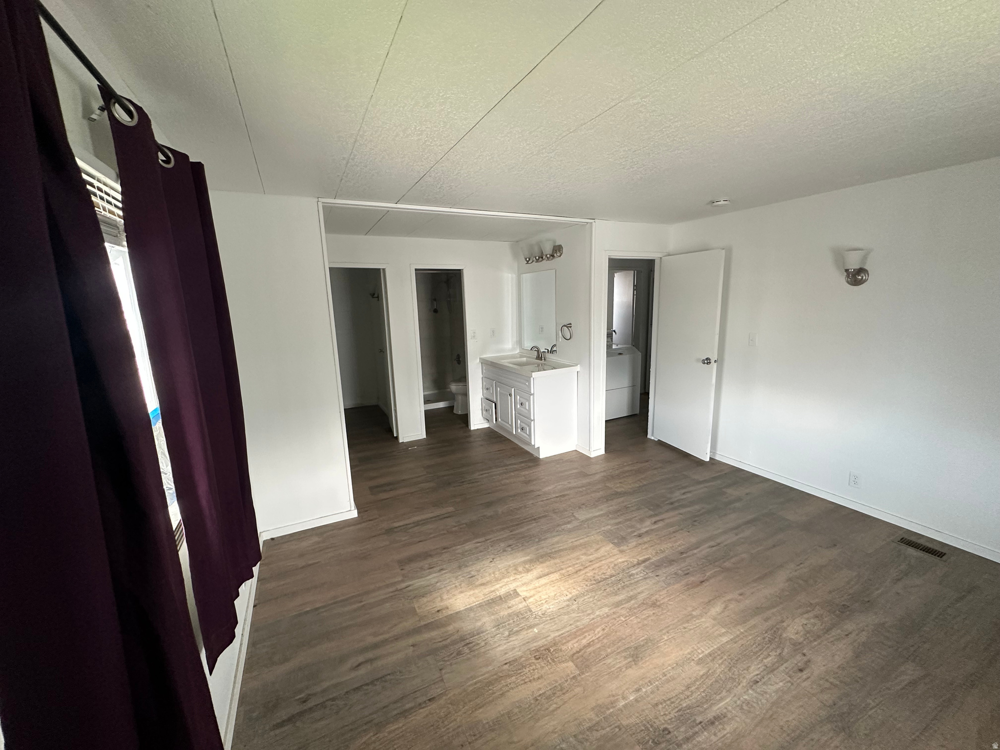 CAMELOT PARK - Residential