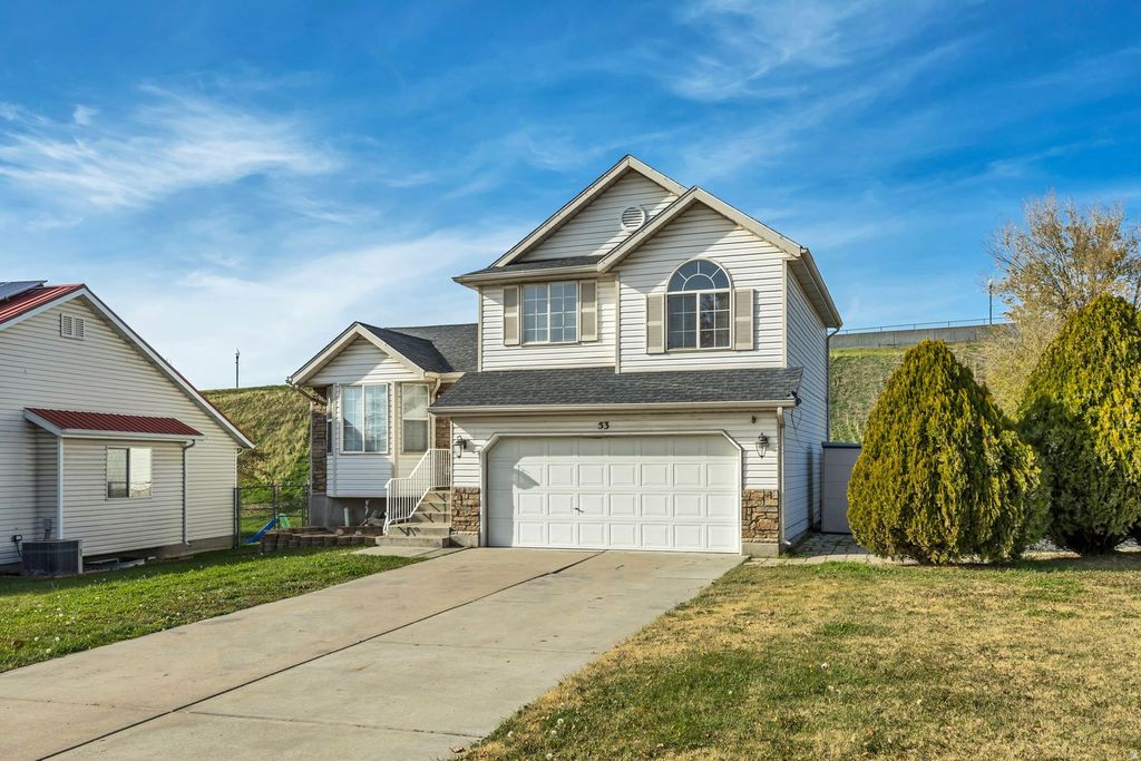 Photo of 53 S 150 W, Clearfield, UT 84015 (MLS # 2122607)