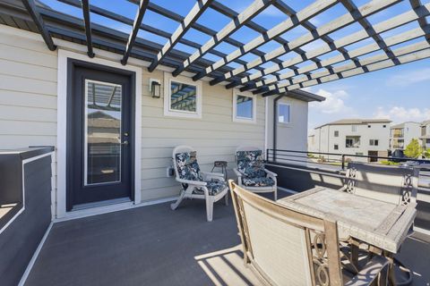 Tiny photo for 11 S RIO GRAND AVE, Farmington, UT 84025 (MLS # 2151346)