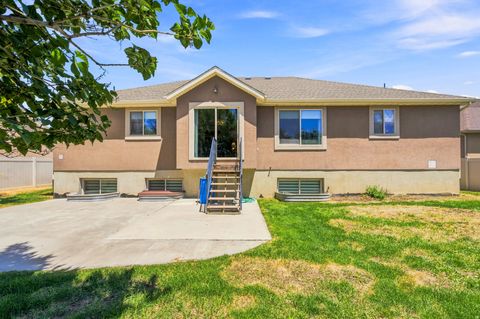 Tiny photo for 2208 E 450 S, Spanish Fork, UT 84660 (MLS # 2173261)