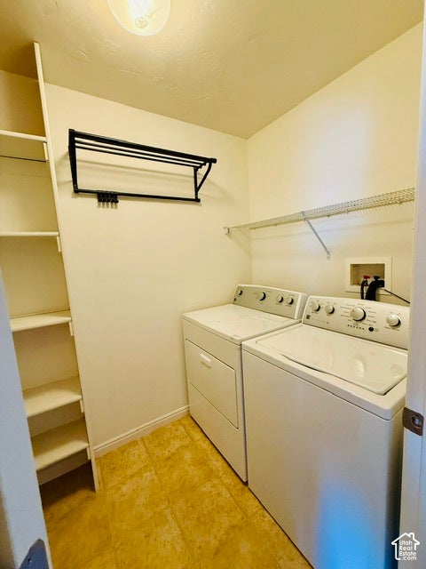 Tiny photo for 872 N SHEPARD CREEK PKWY, Farmington, UT 84025 (MLS # 2188717)