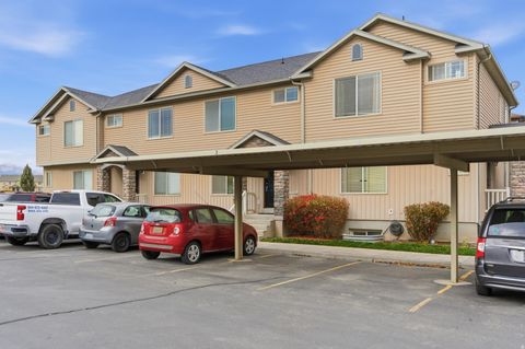 Photo of 8061 N PLUM CREEK DR #3, Eagle Mountain, UT 84005 (MLS # 2123143)