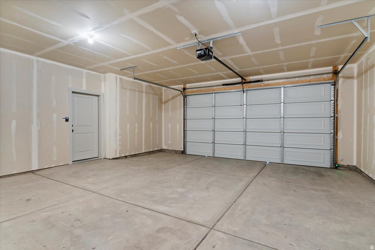 THE FIELDS AT GREEN FARM - Residential