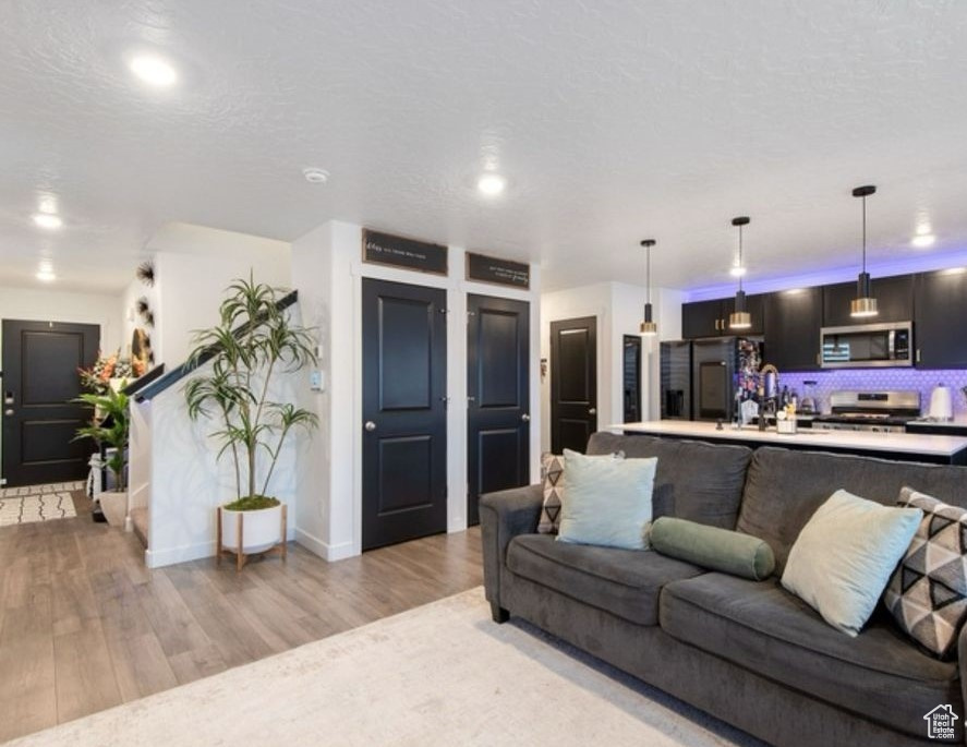 GATEWAY TO LITTLE VALLEY PHASE 2A - Residential Lease