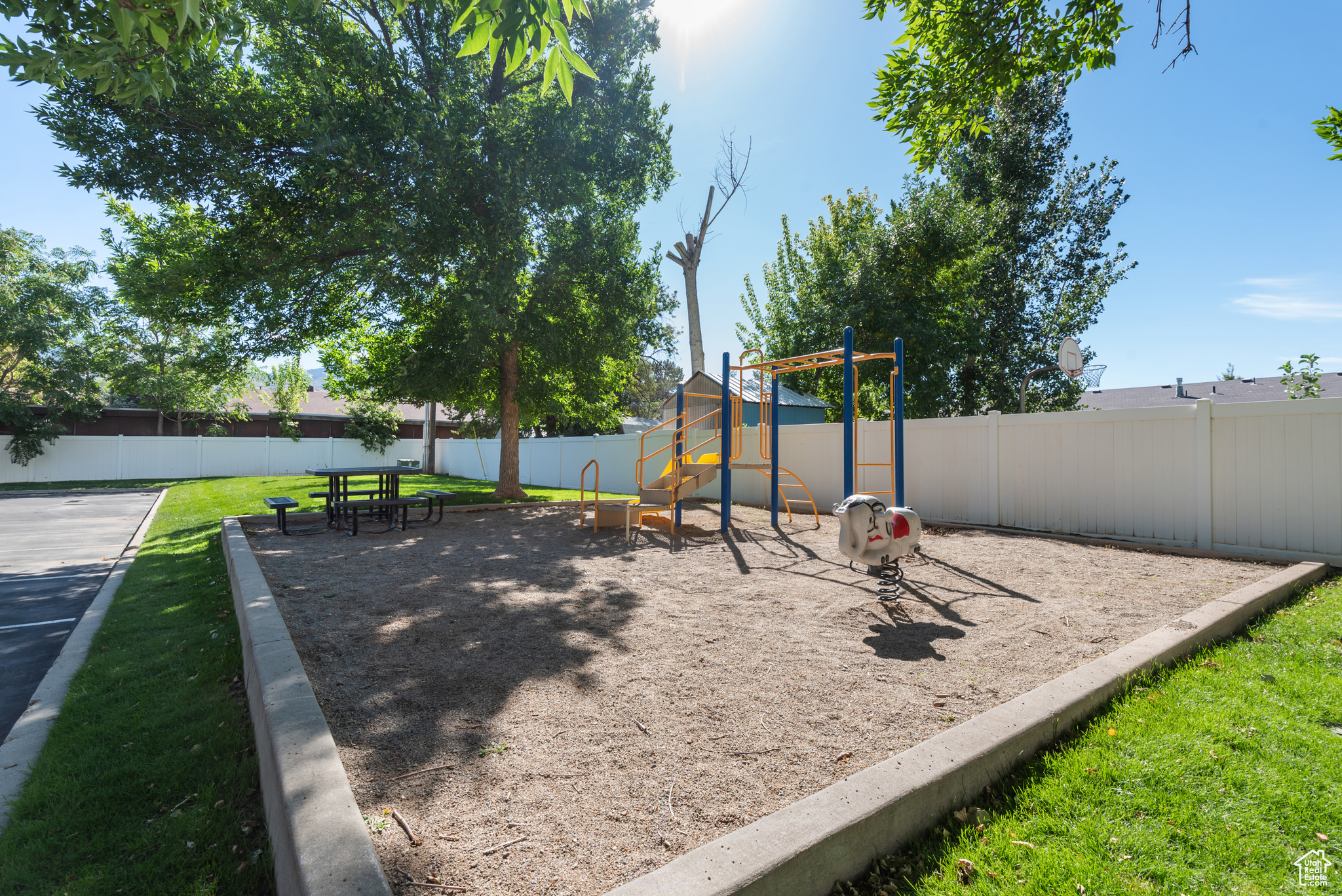 PEREGRINE POINT - Residential