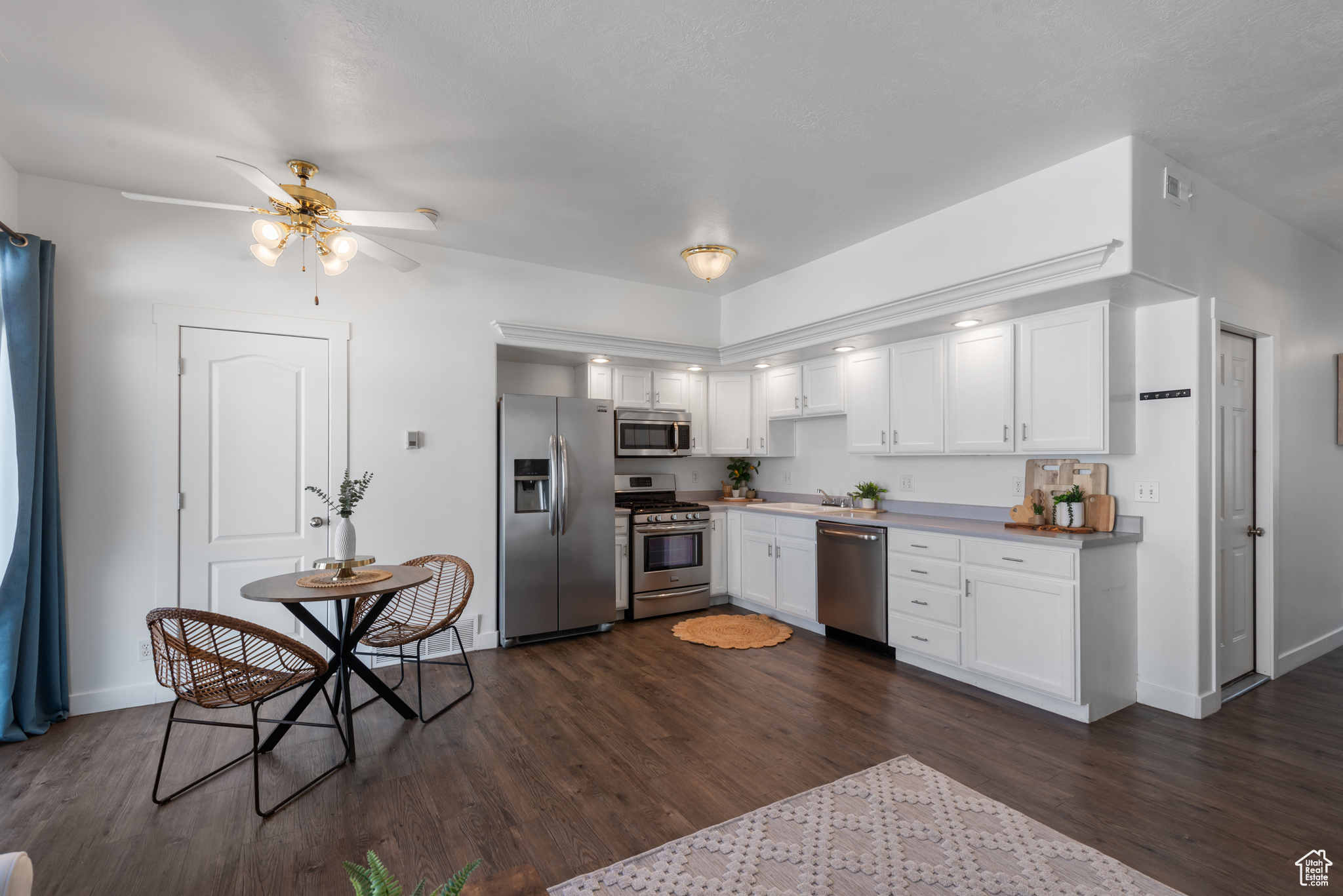 PEREGRINE POINT - Residential