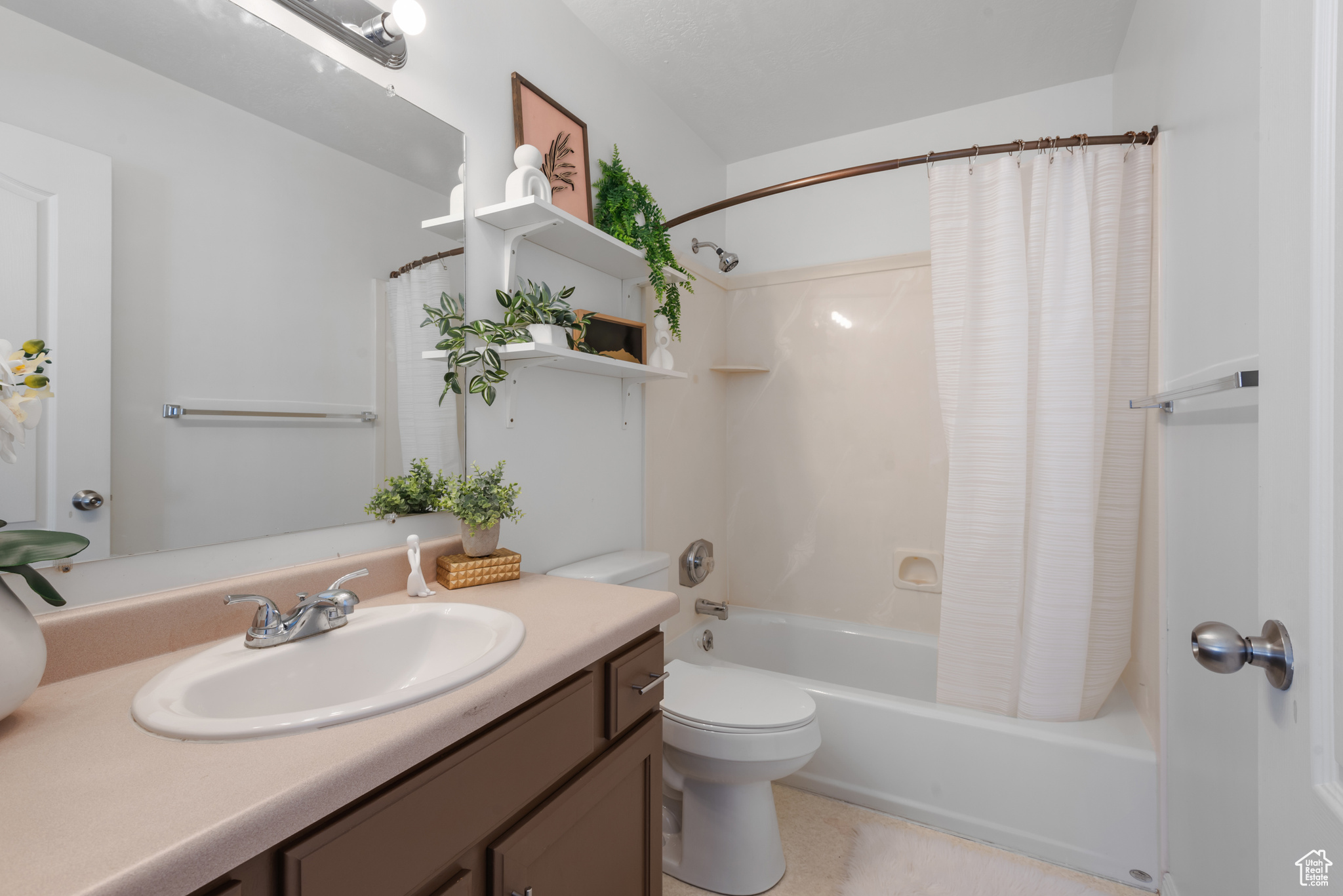 PEREGRINE POINT - Residential