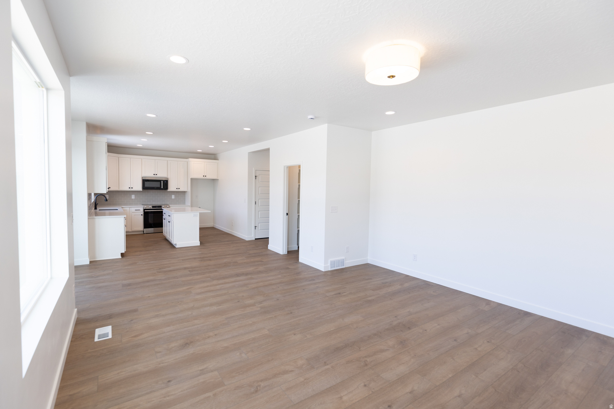 HIDDEN HOLLOW - Residential