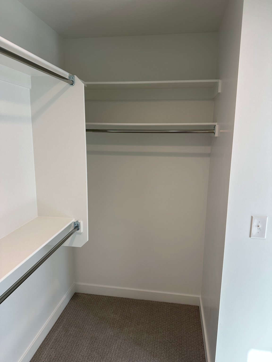 HIDDEN HOLLOW - Residential