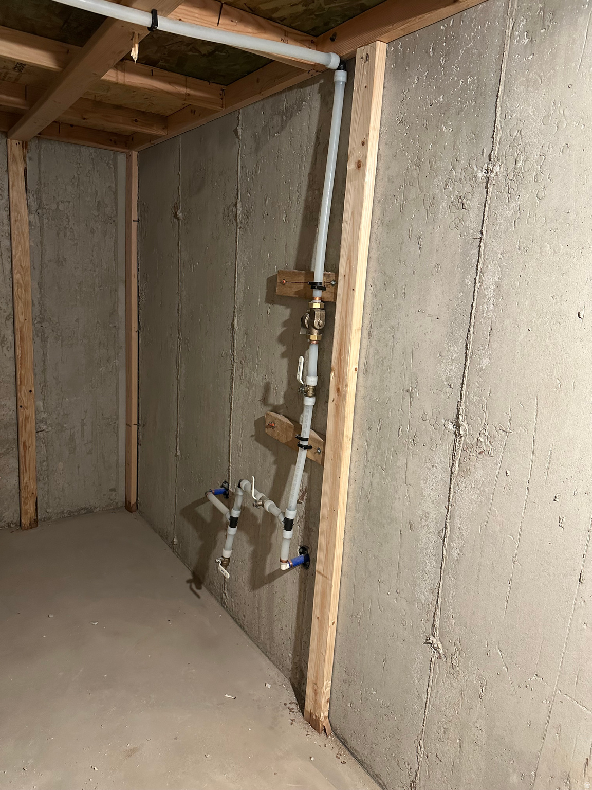 HIDDEN HOLLOW - Residential