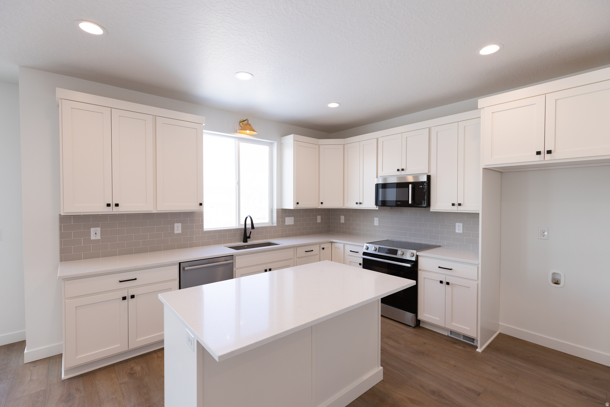 HIDDEN HOLLOW - Residential