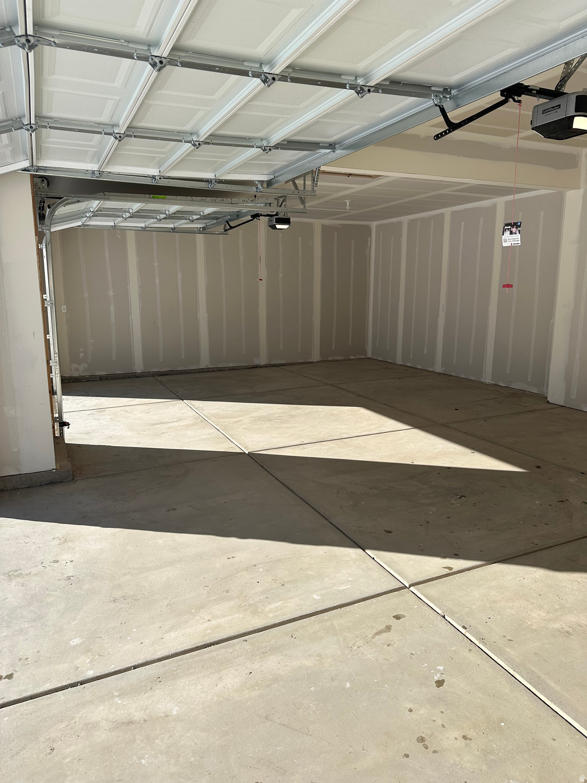 HIDDEN HOLLOW - Residential