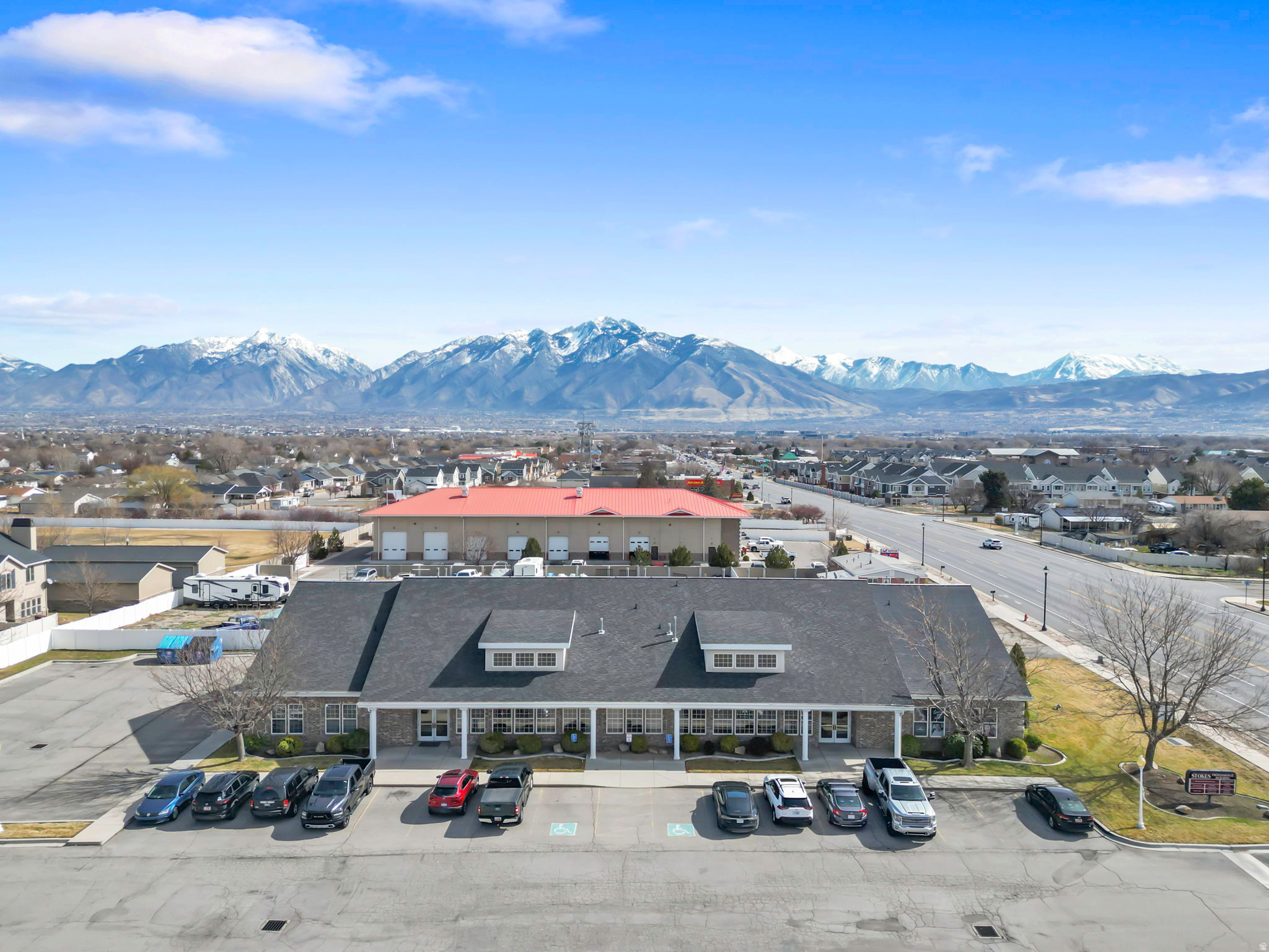 RADIUS CURVE - Commercial Lease