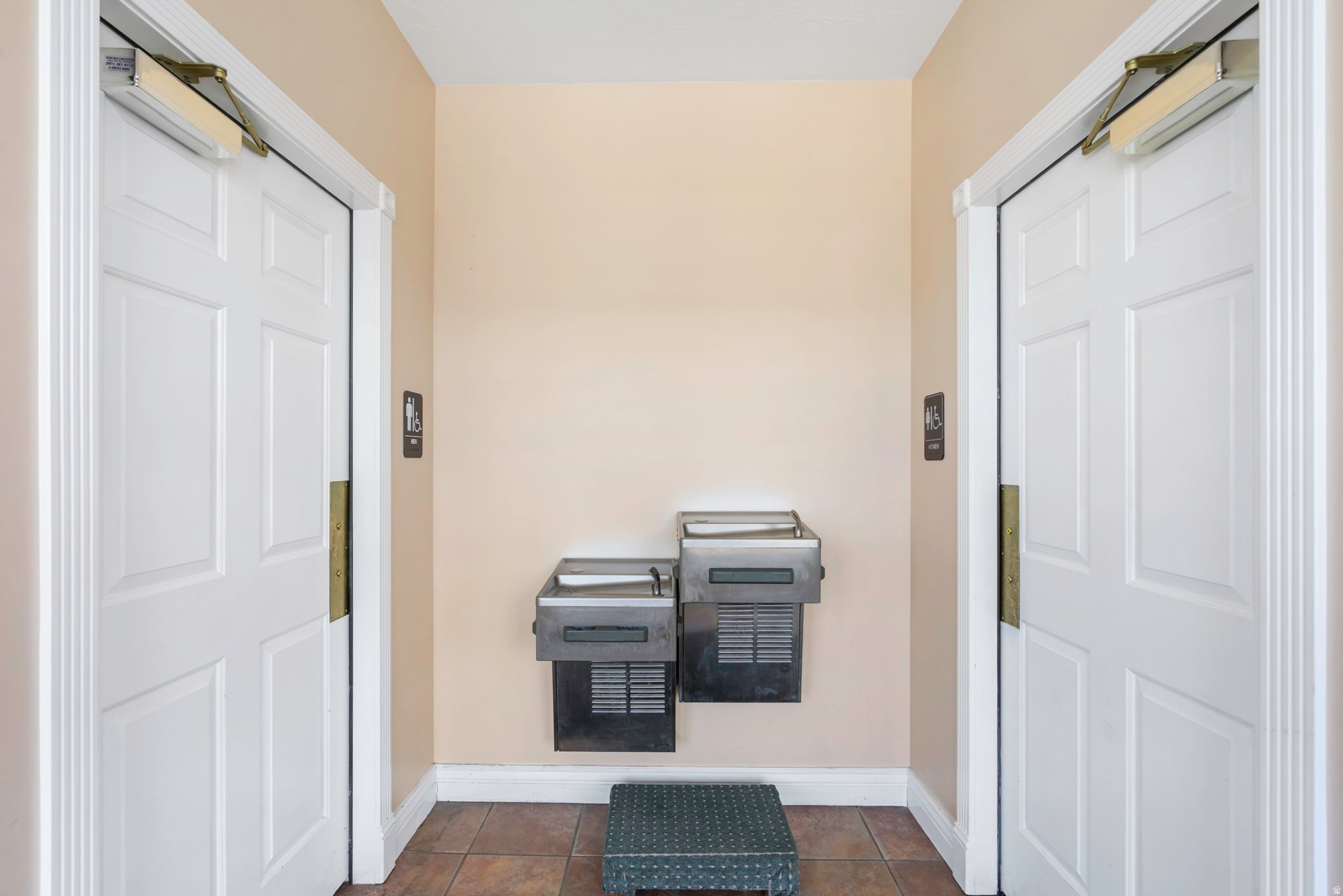 RADIUS CURVE - Commercial Lease