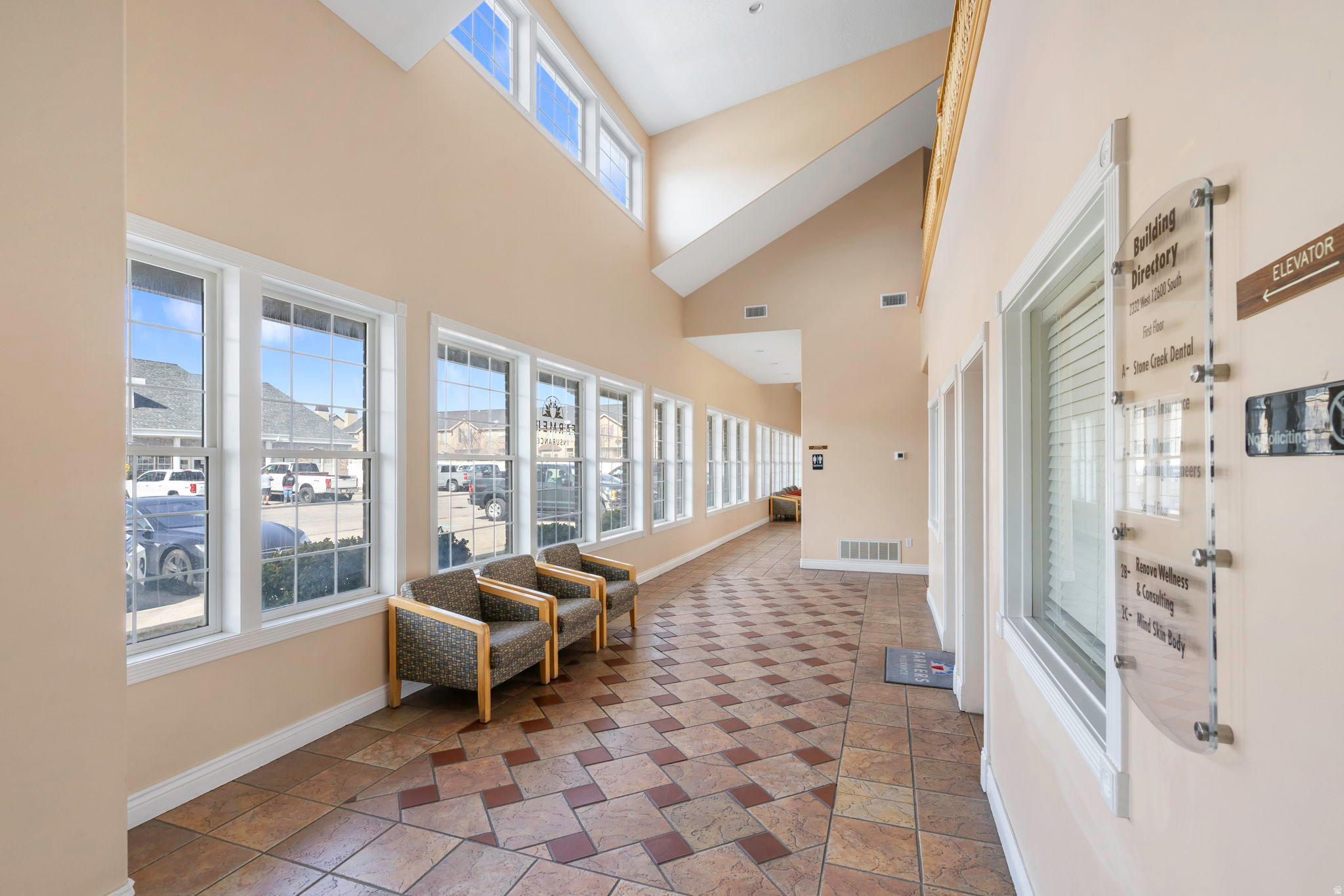 RADIUS CURVE - Commercial Lease