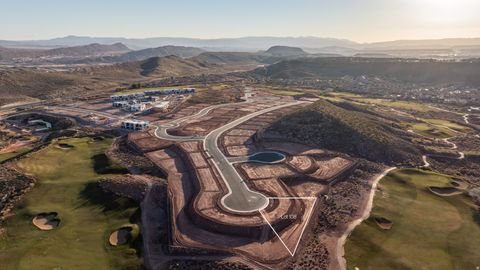 Photo of 1711 N GOLDEN BEAR WAY #108, Washington, UT 84780 (MLS # 2142209)