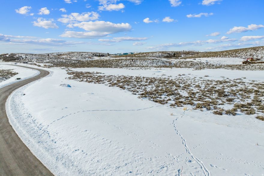 The Links Edge neighborhood in Promontory features beautiful homesites situated along the 11th, 13th and 14th Fairways at the scenic Nicklaus Painted Valley Golf Course. These homesites, located toward the southern end of the golf course, offer easy access to the Nicklaus Clubhouse which houses The Peak restaurant, fitness facilities, and the upcoming expansion of The Spa at Promontory.