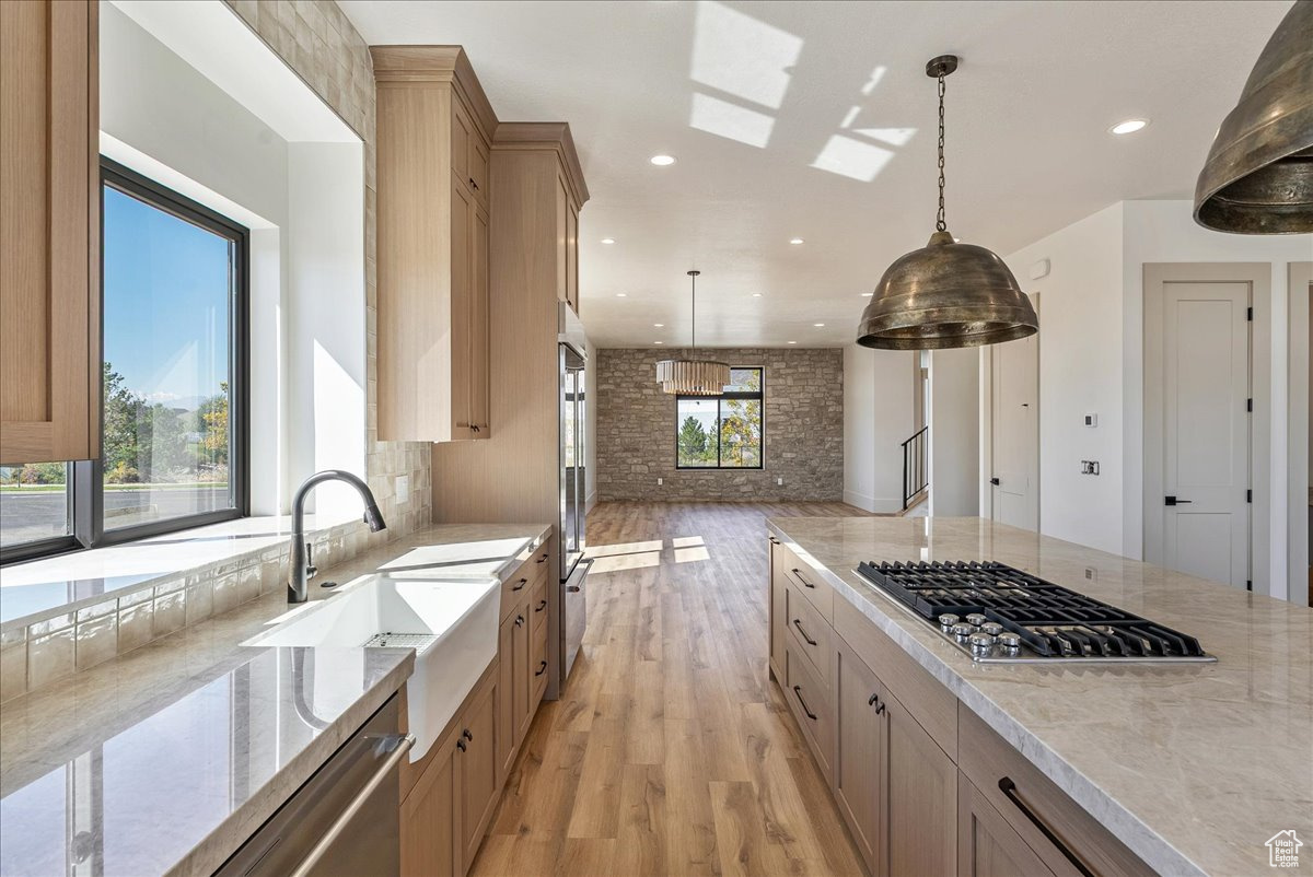 CENTER POINTE TOWNHOMES - Residential